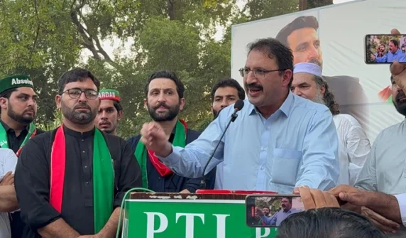 جنید اکبر