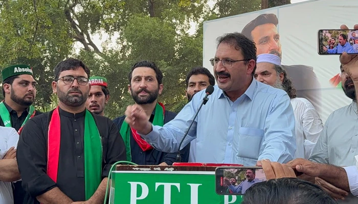 جنید اکبر